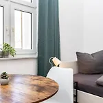Cosyhomes24 - Top-traffic Connection And Balcony - E01 Appartement *