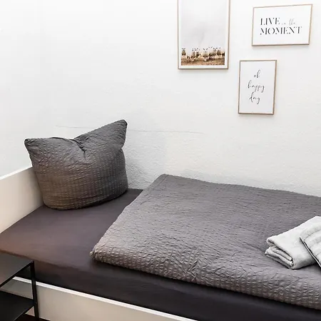 Apartament Essen-Kray 01-1 I Monteurwohnung Trio I Wlan, Bettwaesche & Handtuecher, Waschmaschine I Cosyhomes24 *