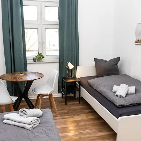 Apartament Essen-Kray 01-1 I Monteurwohnung Trio I Wlan, Bettwaesche & Handtuecher, Waschmaschine I Cosyhomes24